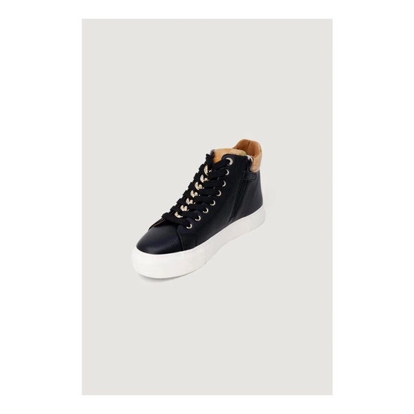 Black Coloured Sneakers with Laces