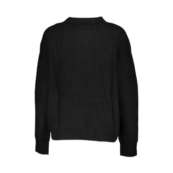 Chic Turtleneck Sweater with Contrast Accents
