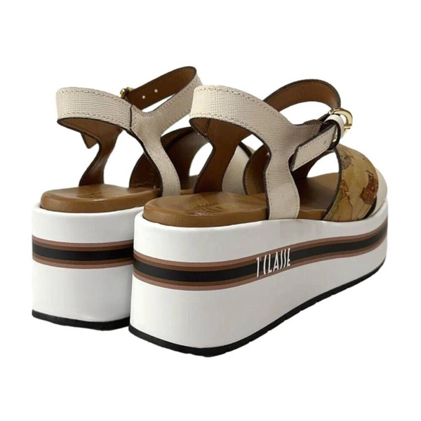 Platform Sandal with Crossed Straps