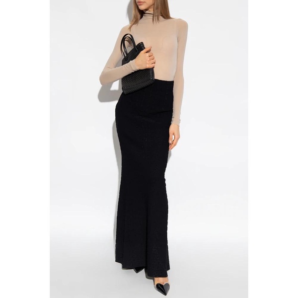 Body with high neck