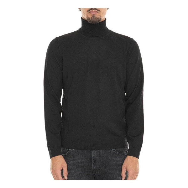 Turtleneck Pullover