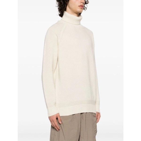 Turtleneck Knitwear