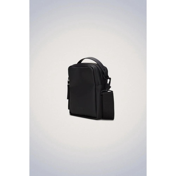 Minimalist Waterproof Reporter Bag