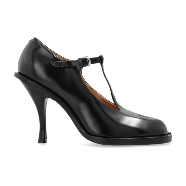 Heeled shoes with Tabi cut-out