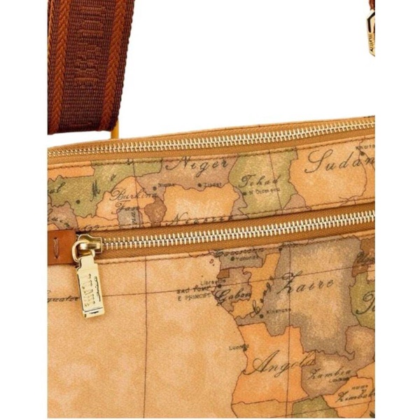 Geo Classic Shoulder Bag Brown