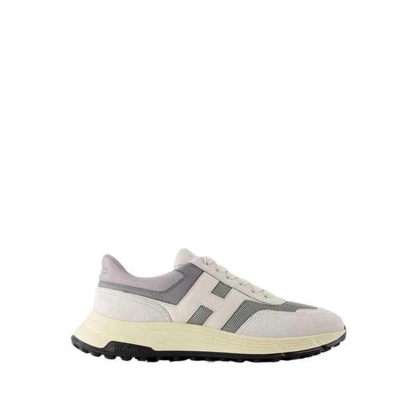 Hyperlight Leather Sneakers