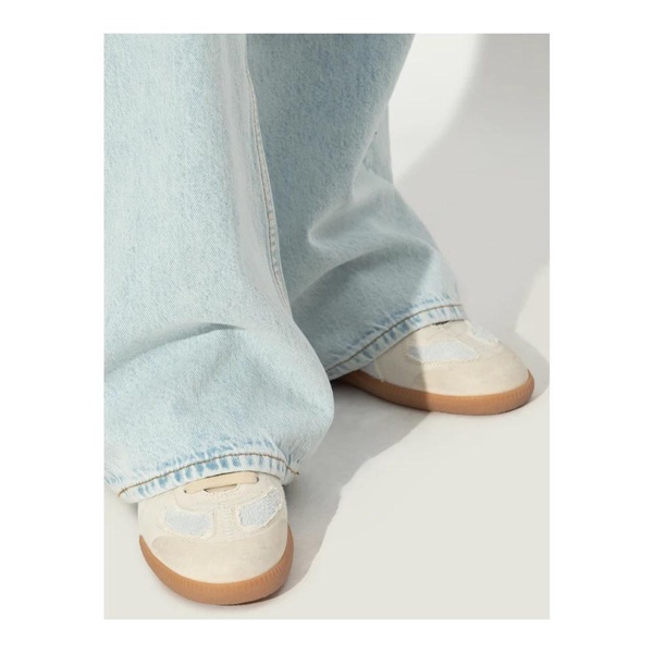 Sneakers with vintage effect