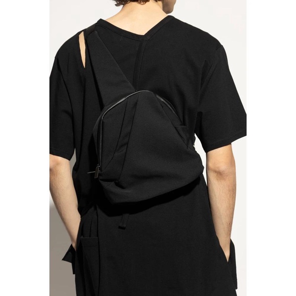 Single-shoulder backpack