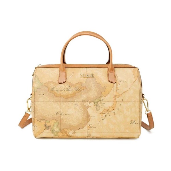 Chic Leather Handbag Collection