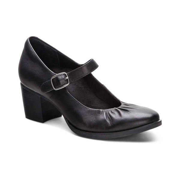 women's sara pump heels in black
