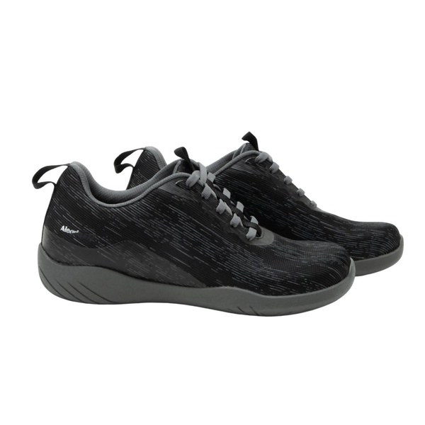 women's n8ture sneakers in black