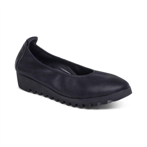 women's brianna slip-on ballet flat in black