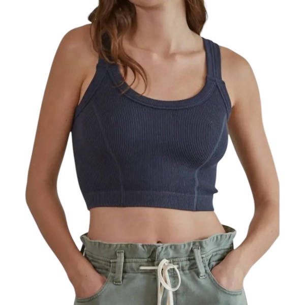 seamless crop tank in navy