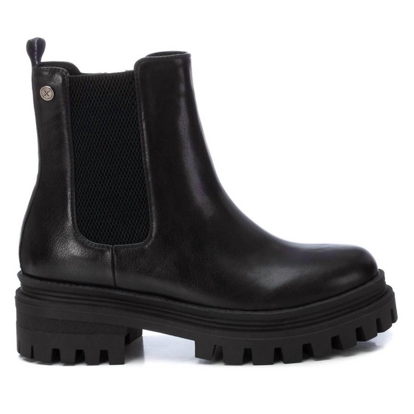 women's chunky ankle booties in black