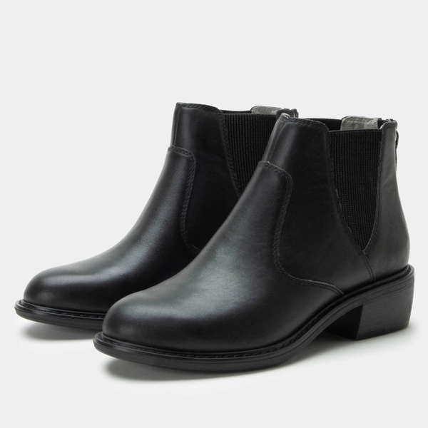 women's meadow chelsea boots in black