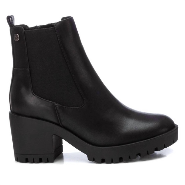 women's chelsea booties in black