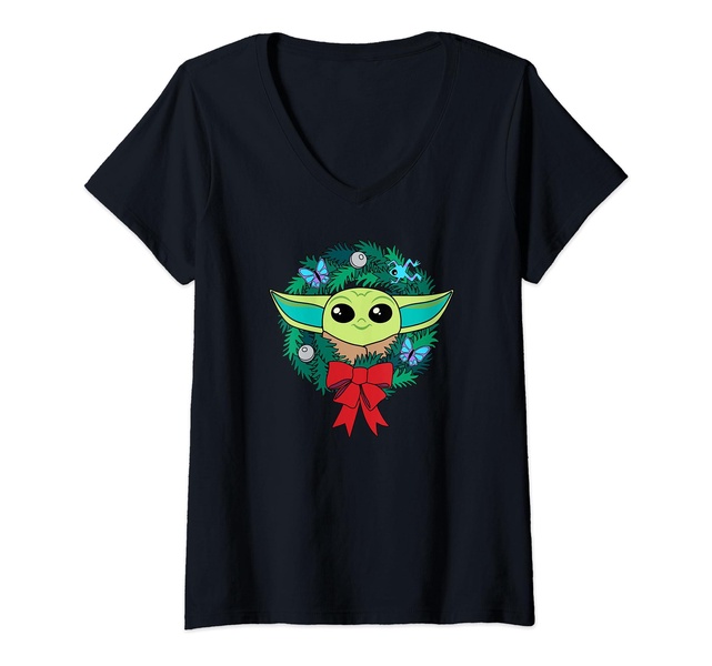 Amazon Essentials The Mandalorian Grogu Holiday Christmas Wreath V-Neck T-Shirt