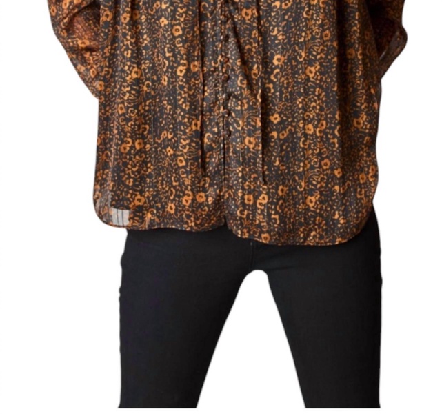 everly top in almond