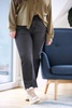 le jane crop jeans in obsidian