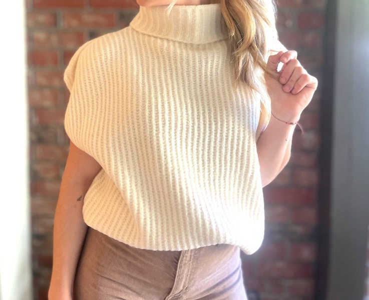 sofia sweater vest in cream