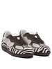 Alohas Sneakers & Slip-On