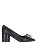Court shoes