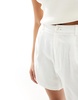 Stradivarius Petite linen look short in ecru