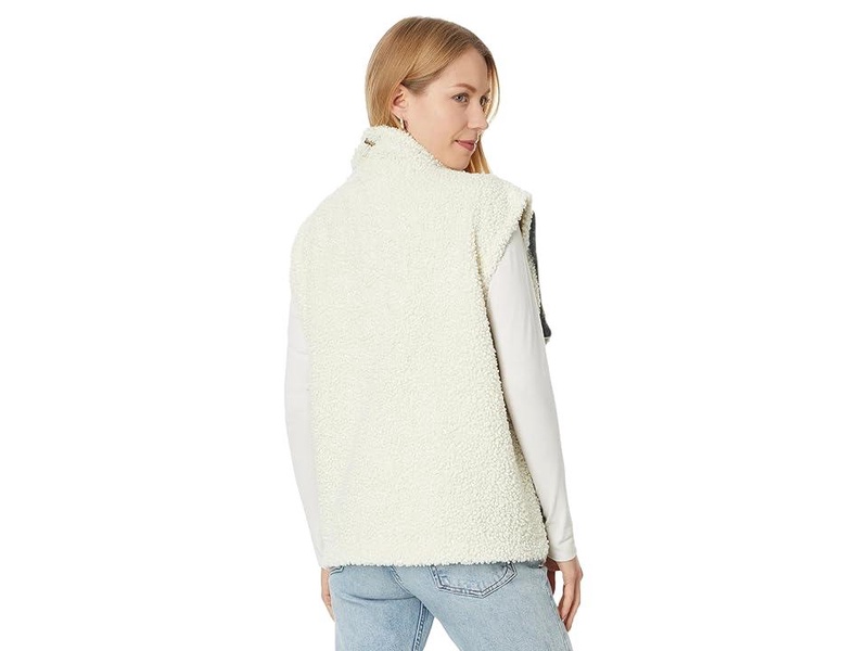 Light Wash Denim Trucker Vest w/ Faux Sherpa Detail in Snow Bank