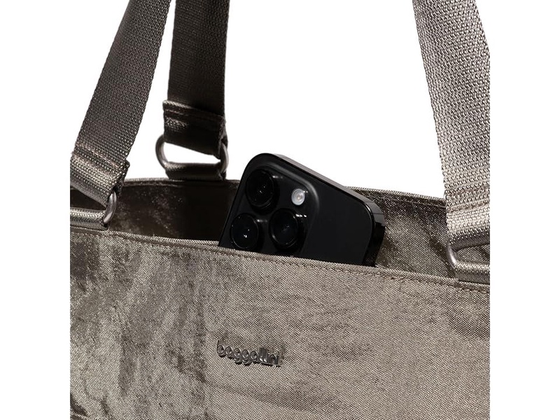 Modern Avenue Tote