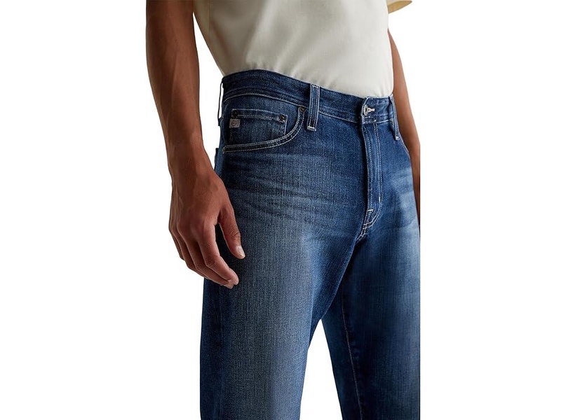 Graduate Tailored Leg Jeans in Nonchalant