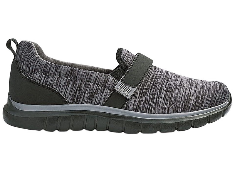 No. 11 Sport Trainer