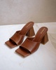 dune sandal in camel