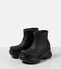 x Crocs rain boots