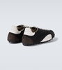 Sprinters drill and leather sneakers