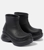x Crocs rain boots